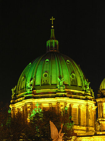 Berliner Dom bei Nacht