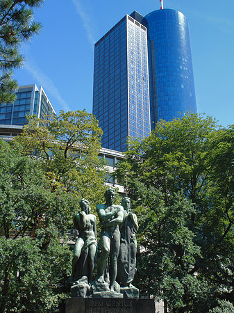 Foto Beethovendenkmal mit maintower