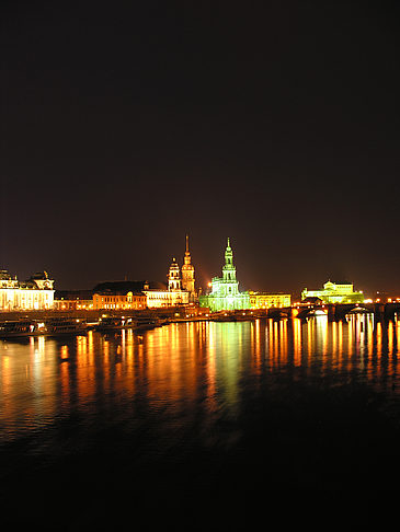 Brühlsche Terrasse bei Nacht Fotos