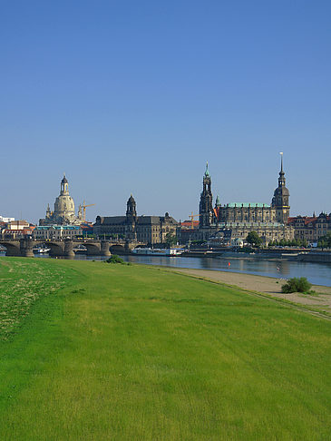 Canalettoblick mit Wiese Foto 