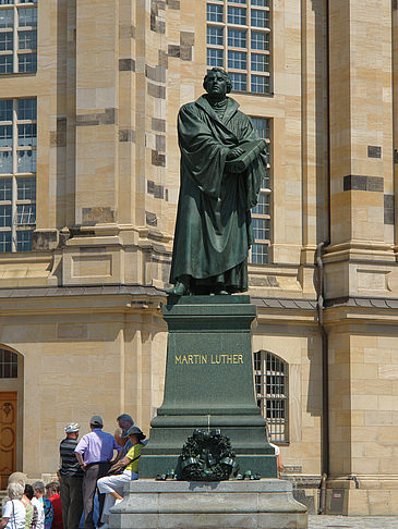 Lutherdenkmal vor der Frauenkirche Fotos
