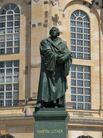 Lutherdenkmal vor der Frauenkirche