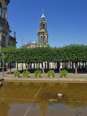 Foto Teich vor dem Gericht - Dresden