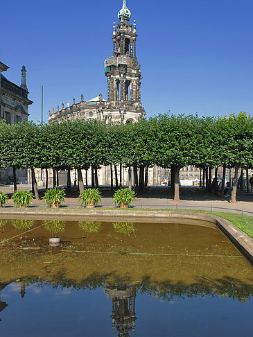 Foto Teich vor dem Gericht - Dresden