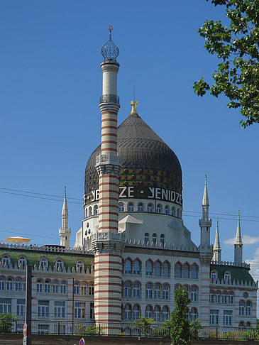 Kuppel und Schornsteine Foto 