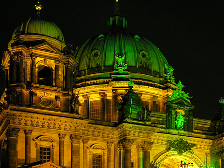 Foto Berliner Dom bei Nacht