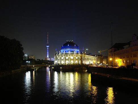 Bodemuseum und Fernsehturm Fotos