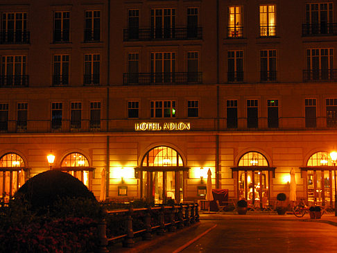 Hotel Adlon bei Nacht