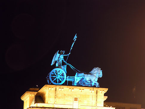 Quadriga bei Nacht