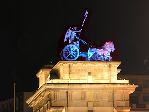 Quadriga bei Nacht
