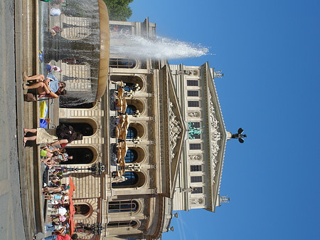 Foto Alte Oper mit Brunnen - Frankfurt am Main