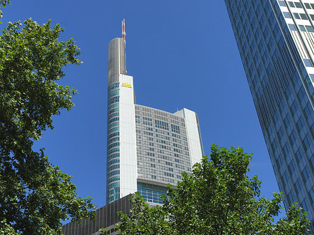 Fotos Commerzbanktower mit Häusern