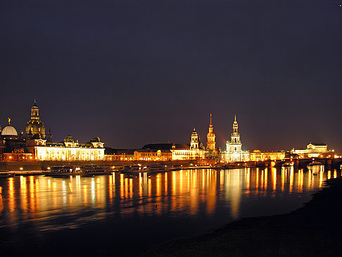 Brühlsche Terrasse bei Nacht Fotos