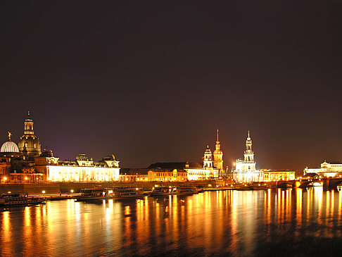 Brühlsche Terrasse bei Nacht