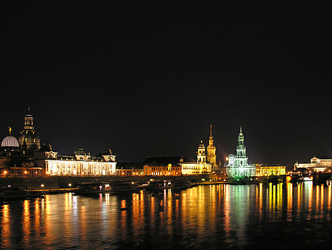 Brühlsche Terrasse bei Nacht Foto 
