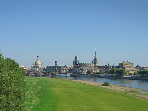 Foto Canalettoblick mit Wiese - Dresden