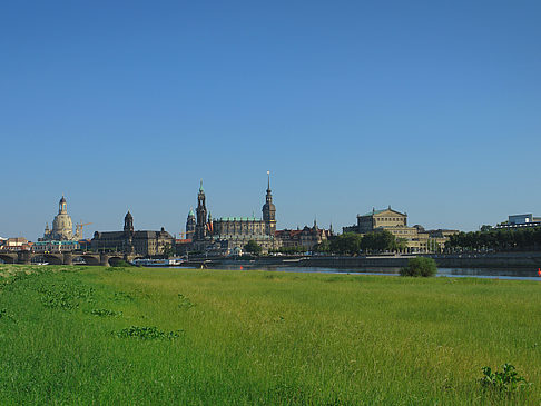 Canalettoblick mit Wiese Fotos