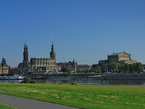 Canalettoblick mit Wiese Foto 