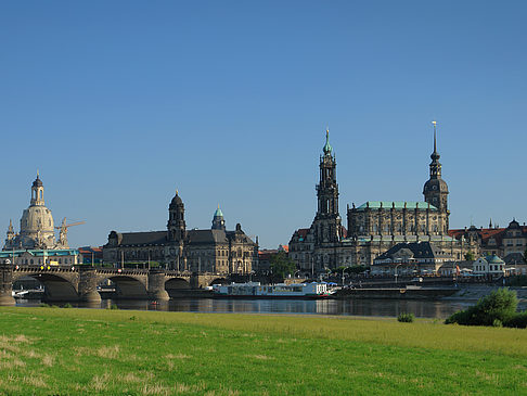 Foto Canalettoblick mit Wiese