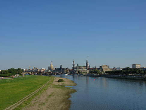 Canalettoblick mit Wiese Fotos