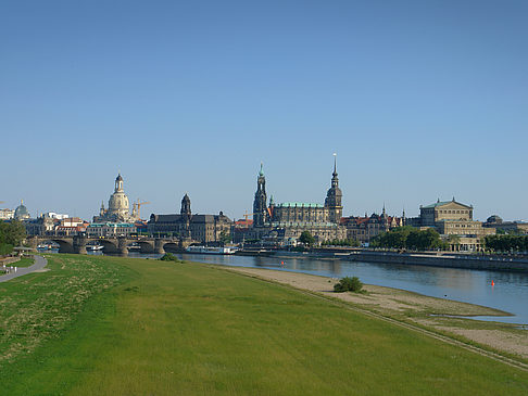 Foto Canalettoblick mit Wiese