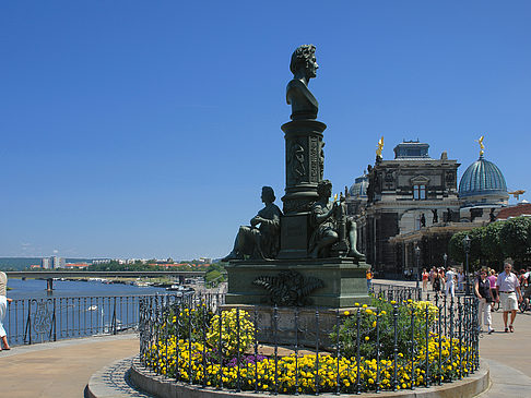 Ernst-Rietschel-Denkmal