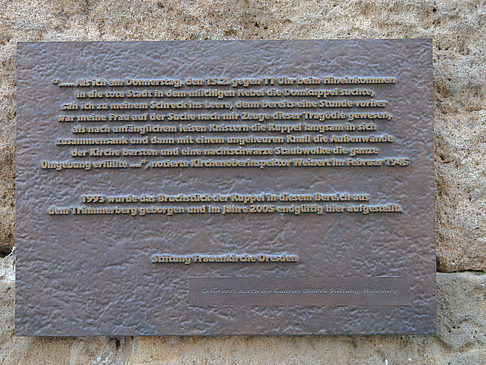 Schild an der Frauenkirche