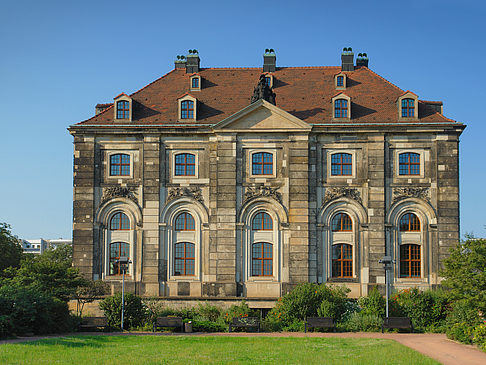 Gebäude