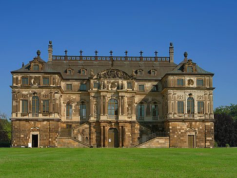 Foto Palais mit Wiese - Dresden
