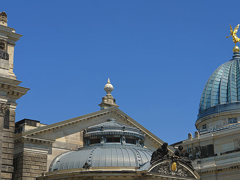 Dach der Kunstakademie Fotos