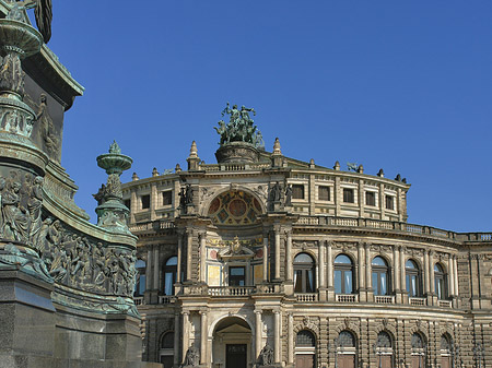Foto König-Johann-Statue mit Semperoper - Dresden