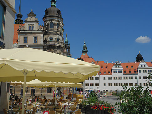 Cafe vor dem Schloss Foto 