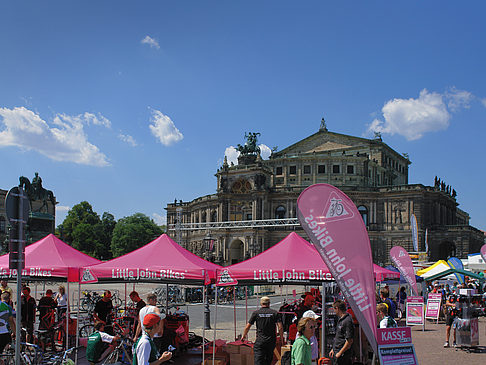 Fahrradfest auf dem Theaterplatz