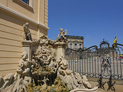 Taschenbergpalais