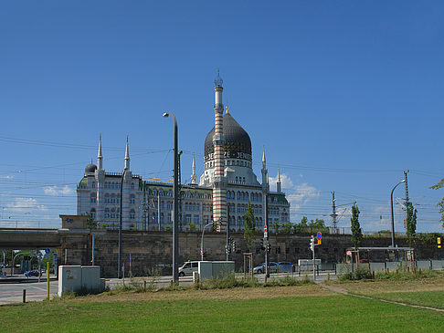 Yenidze mit Wiese Fotos